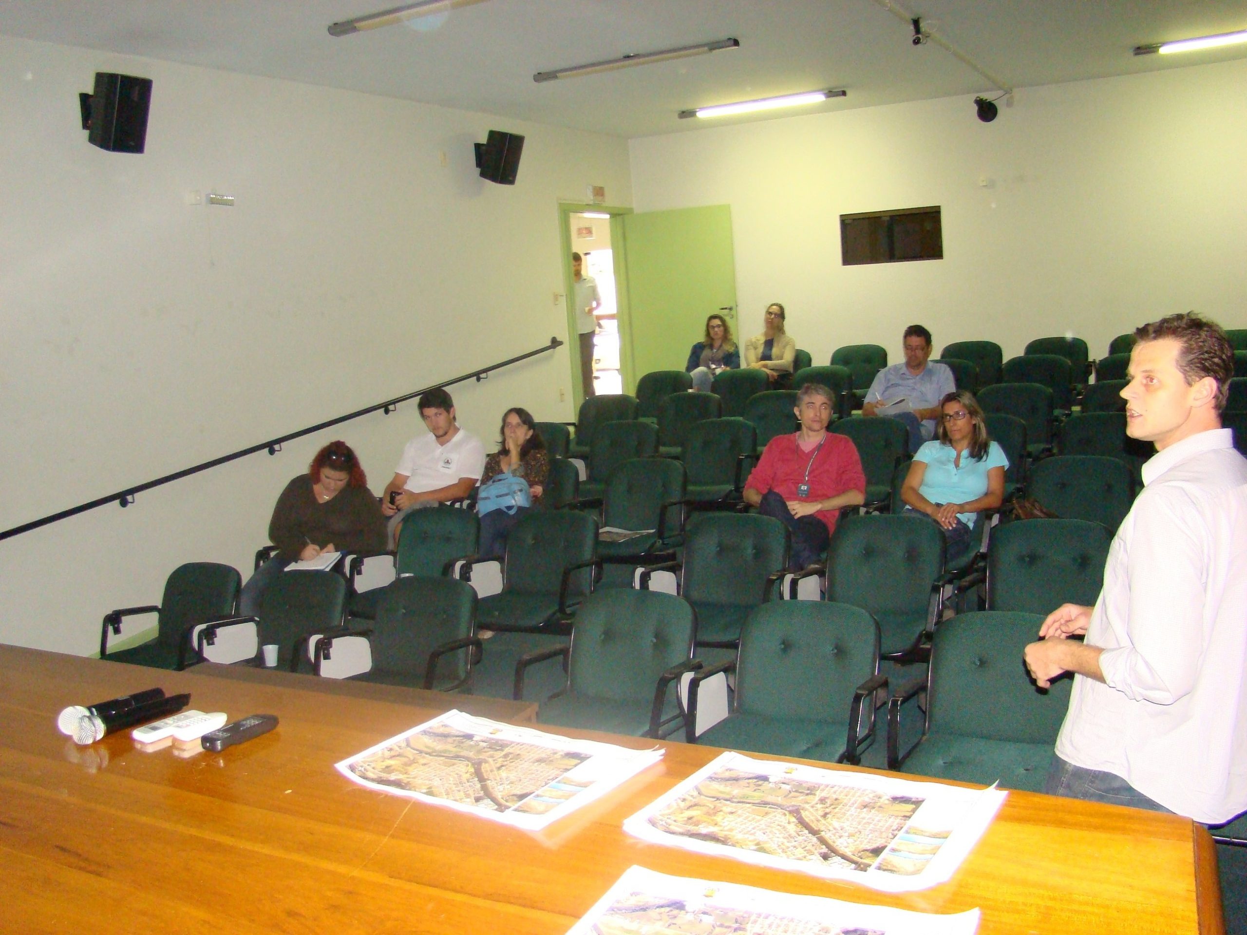 You are currently viewing AMUREL sediou primeira audiência pública para tratar questões de gerenciamento de resíduos da construção civil