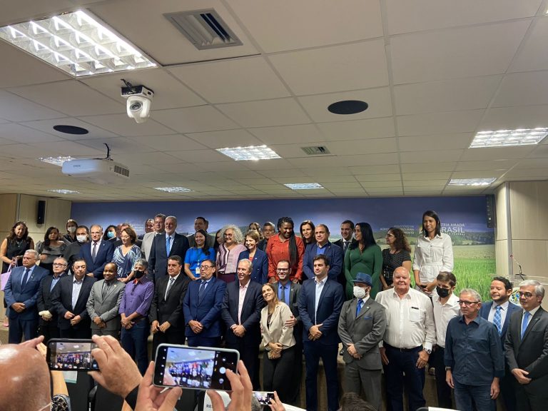 Read more about the article Presidente do CIM Amurel participa do lançamento do Projeto ConSim em Brasília