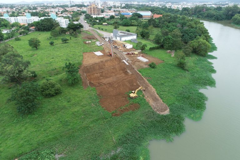 Read more about the article Iniciam os serviços de cravação de estacas na ponte Tubarão – Capivari de Baixo