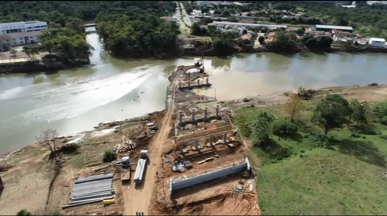 Read more about the article Obras da ponte Tubarão-Capivari avançam