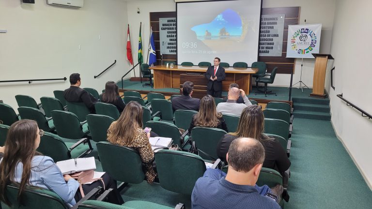 Read more about the article Colegiado de Procuradores debate Direito Ambiental e gestão democrática nas escolas