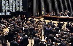 Read more about the article Com 23 itens na pauta, Plenário da Câmara pode votar projetos com impacto nos Municípios