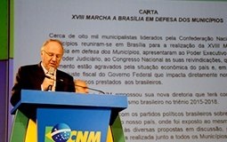 Read more about the article Encontro municipalista chega ao fim com leitura e aprovação da Carta da XVIII Marcha a Brasília em Defesa dos Municípios