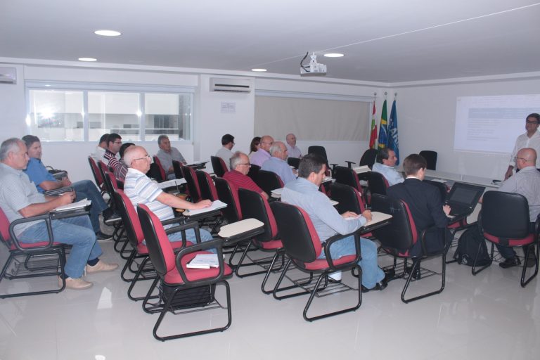 Read more about the article AMUREL participa da reunião de planejamento interinstitucional de executivos das associações