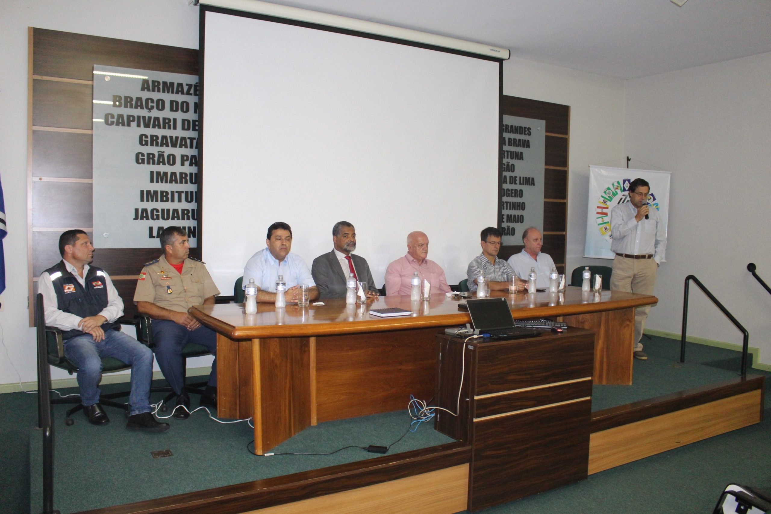 You are currently viewing Seminário na AMUREL relembra 42º ano de enchente e relata avanços e gargalos na prevenção