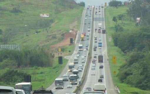 Read more about the article Uso obrigatório de farol baixo durante o dia nas rodovias, aguarda sanção presidencial