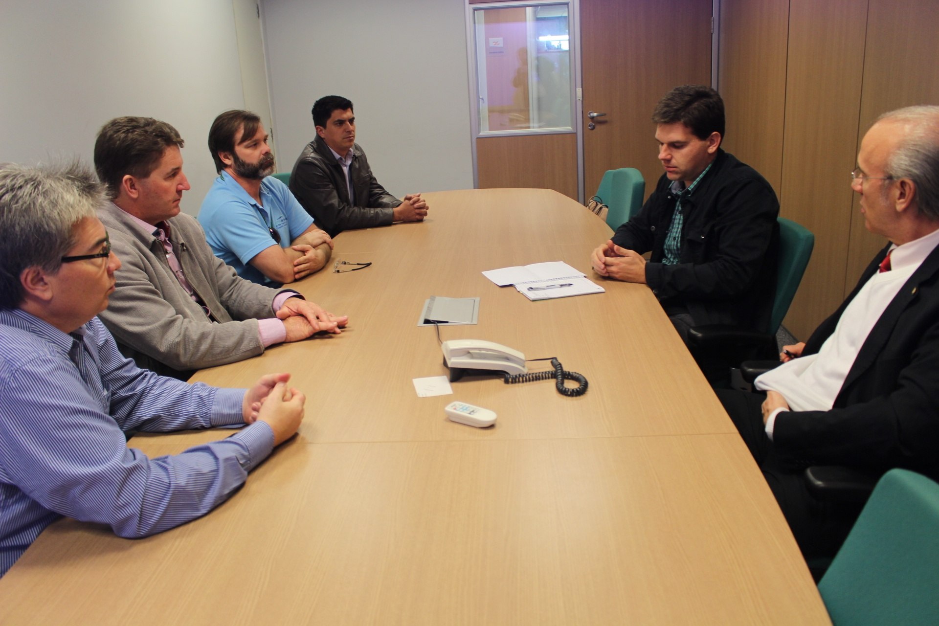 You are currently viewing Deputado Deka May intermedia reunião entre Comitê, Amurel e SDS