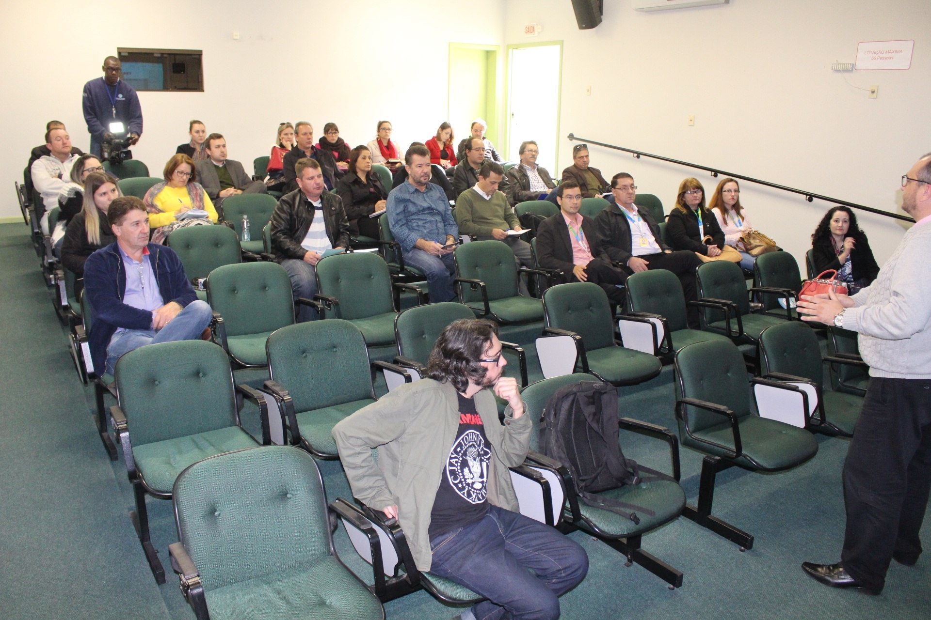 You are currently viewing Seminário sobre eleições 2016 supera expectativa dos participantes