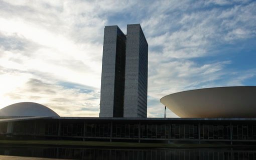 Read more about the article Comissão especial na Câmara analisa PEC que limita gastos da União por 20 anos