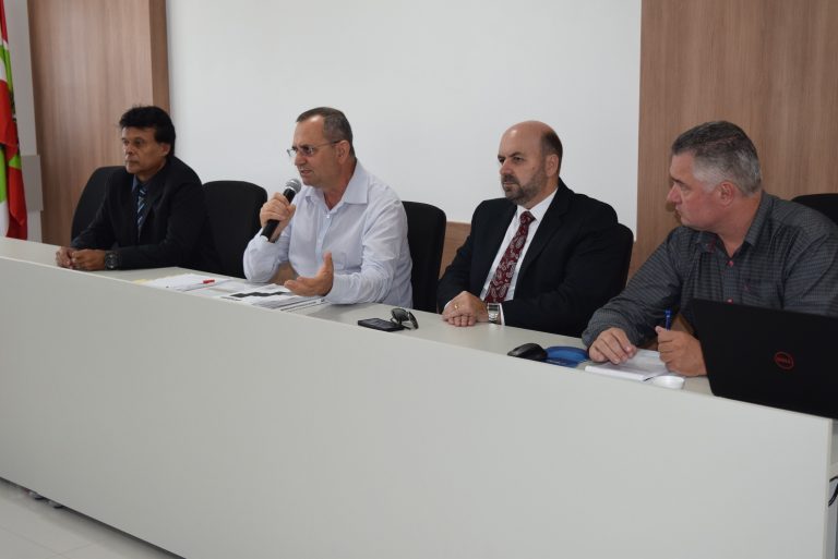 Read more about the article TCE e MPSC participam da reunião do Colegiado de Contadores e Controladores Internos