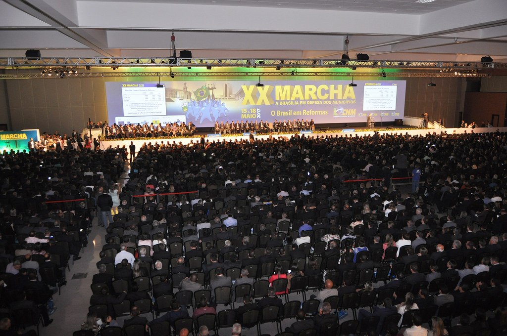 You are currently viewing Prefeitos têm reunião com parlamentares catarinenses para cobrar compromissos