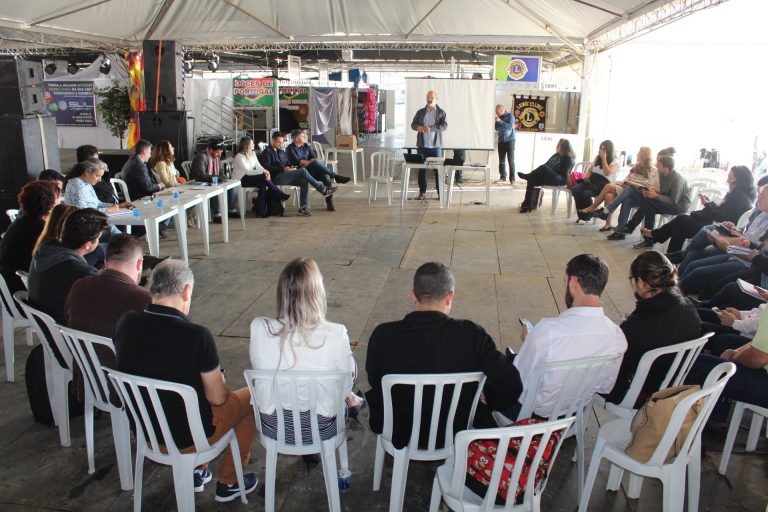 Read more about the article Amurel participou de reunião da Instância de Governança Encantos do Sul em Balneário Rincão