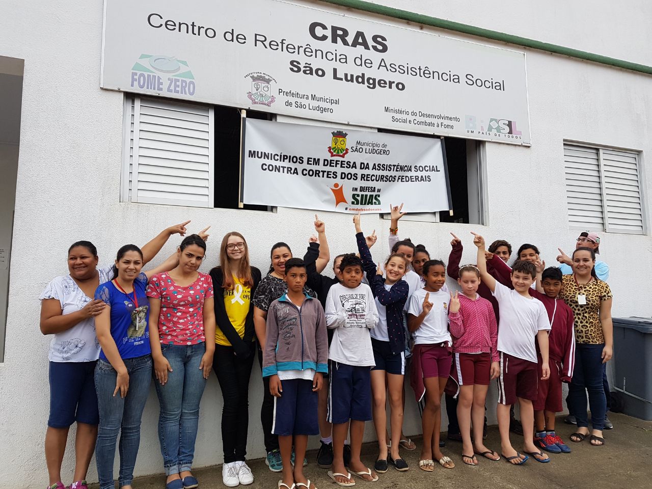 You are currently viewing Municípios dão demonstração de união em ato contra cortes drásticos no orçamento da União para serviços de assistência social