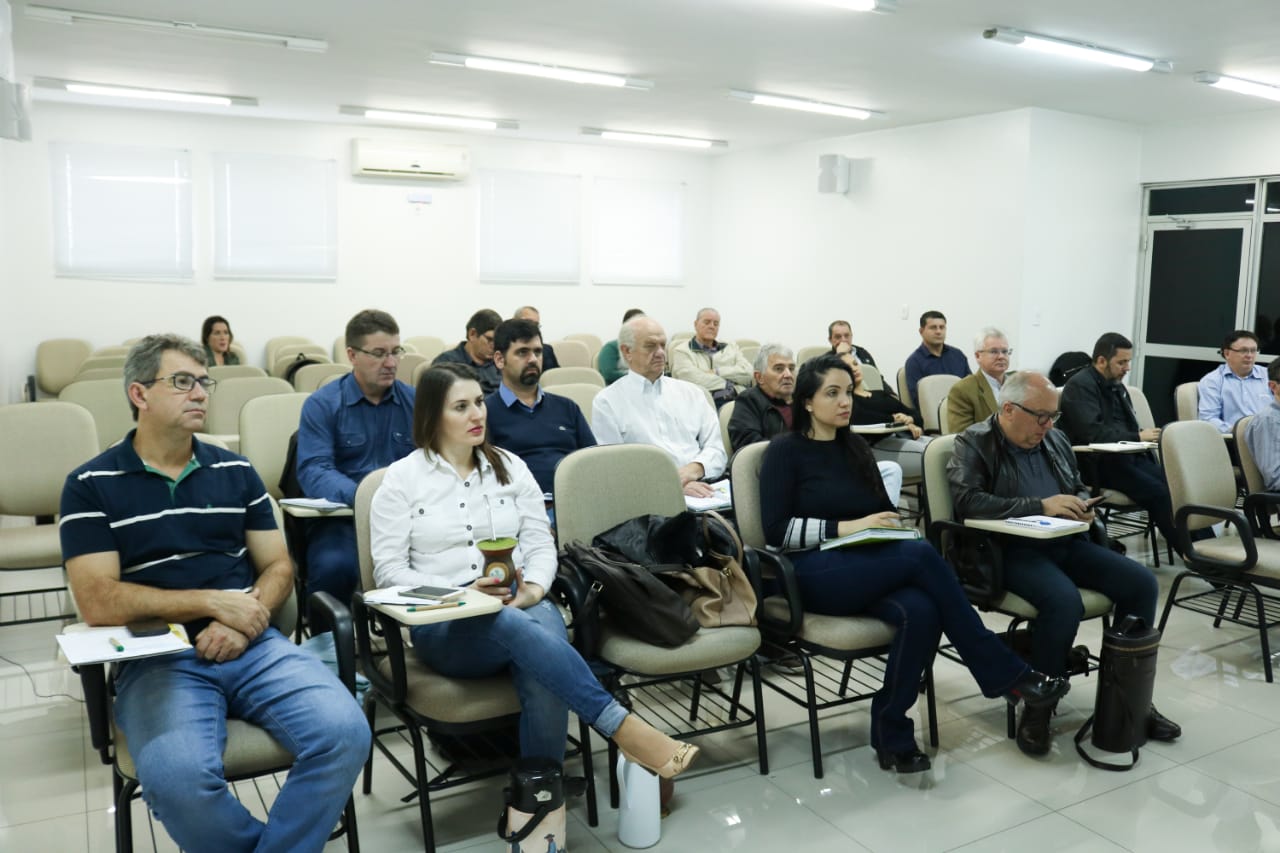 You are currently viewing Amurel está representada na segunda reunião do ano de diretores executivos das associações de municípios