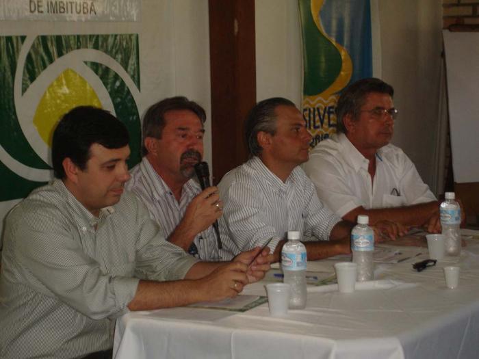 Read more about the article AMUREL presente na reunião do Conselho Político Empresarial