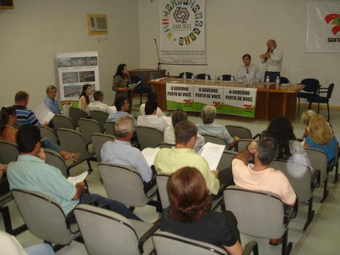 You are currently viewing AMUREL recebe conselheiros de Desenvolvimento Regional