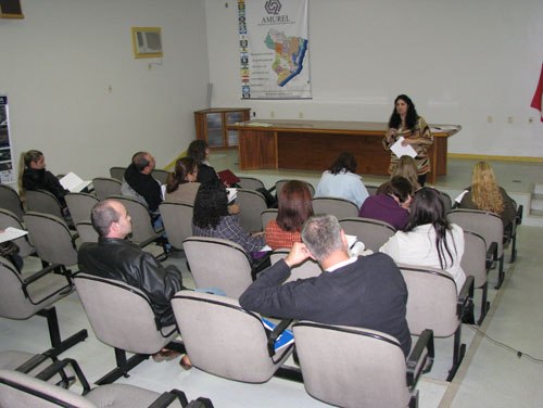 Read more about the article Colegiado da Saúde se reúne na AMUREL