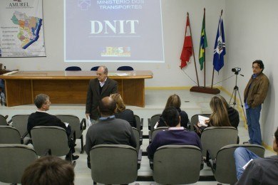 Read more about the article Dnit e Núcleo Gestor discutem projeto de duplicação da BR-101