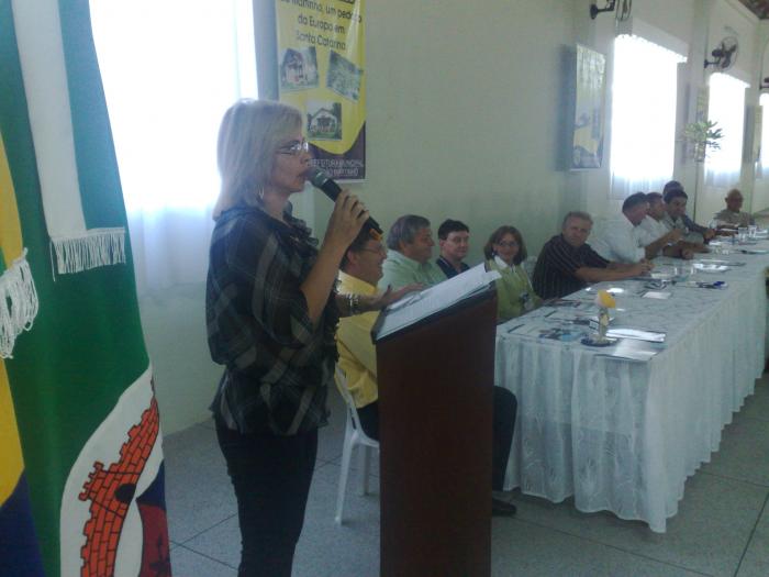 You are currently viewing Prefeita Leonete Back Loffi faz abertura do Seminário de Turismo Municipal em São Martinho SC