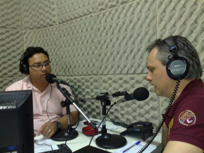 Read more about the article Presidente da AMUREL José Roberto Martins concede entrevista a rádio santa Catarina de Tubarão