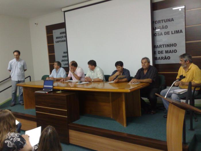 You are currently viewing Prefeitos avançam rumo à criação de consórcio do lixo na AMUREL e debatem CIS