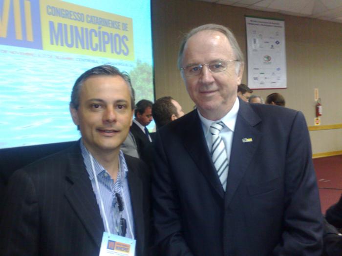 Read more about the article AMUREL participa do VII Congresso Catarinense de Municípios que foi aberto ontem pelo prefeito de Porto Alegre