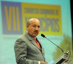 Read more about the article Governador de Santa Catarina anuncia repasse diário da cota-parte de ICMS durante Congresso de Municípios