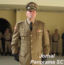 Read more about the article Novo Comandante da PM SC – AMUREL parabeniza Cel Nazareno Marcineiro