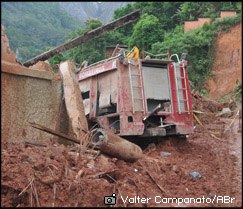 Read more about the article AMUREL adere à campanha pelas vítimas de enchente no RJ e pede engajamento dos municípios associados