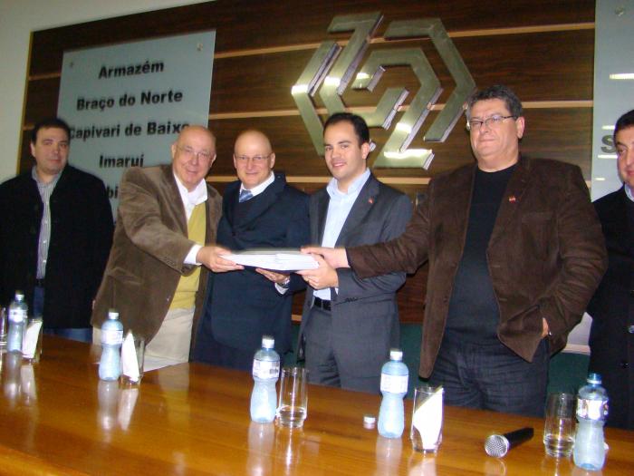 You are currently viewing Reunião oficializa entrega de estudos sobre redragagem da calha do Rio Tubarão