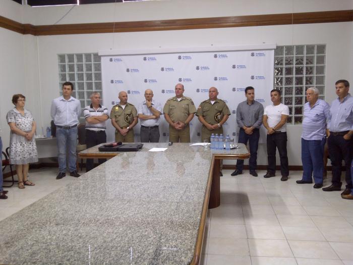 Read more about the article AMUREL- Prefeitura e Polícia Militar celebram convênio