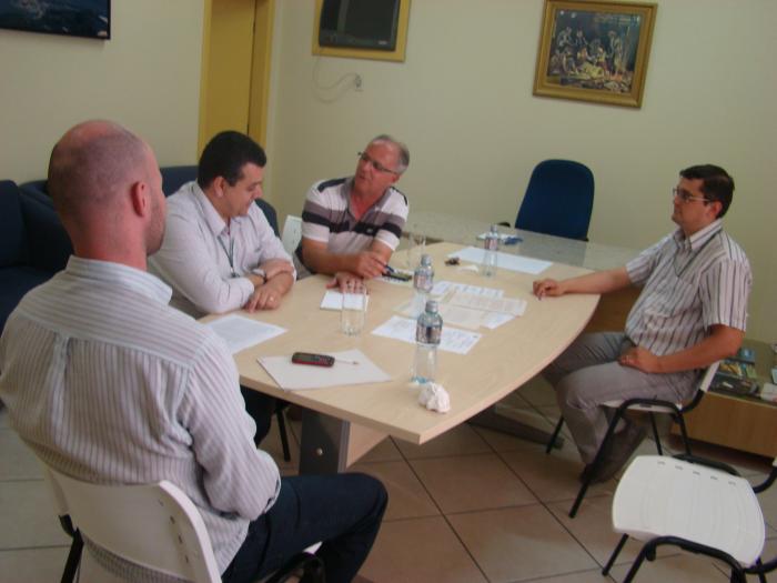 Read more about the article Prefeito eleito de Capivari de Baixo visita a AMUREL