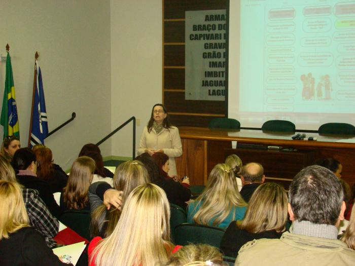 You are currently viewing Capacitação em Sistema Nacional Atendimento Socioeducativo – Sinase lotou auditório da AMUREL