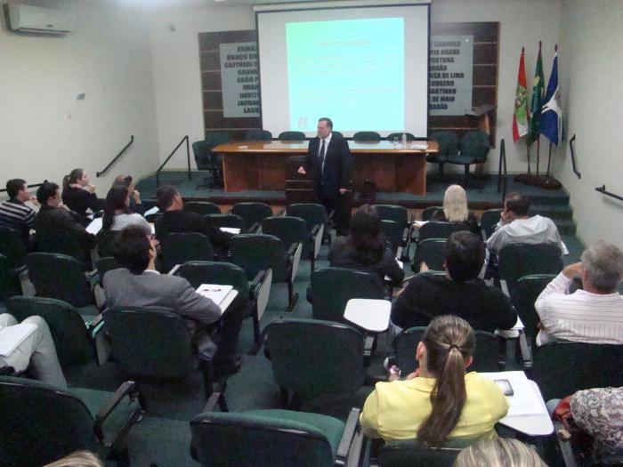 You are currently viewing AMUREL realizou capacitação sobre Sistema de Registro de Preço – SRP