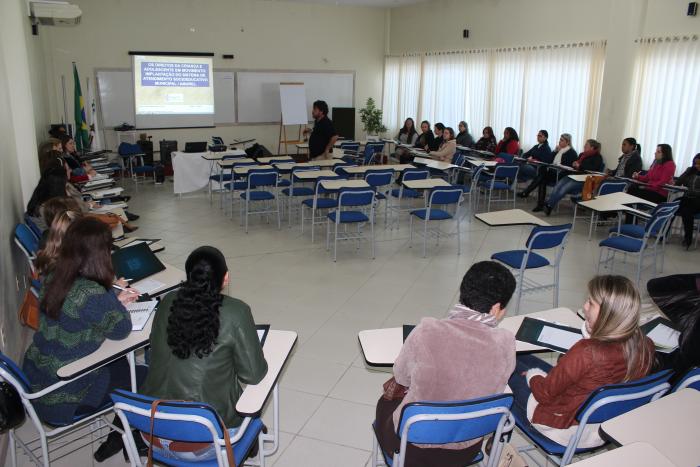 Read more about the article Começou hoje capacitação sobre os direitos da criança e do adolescente