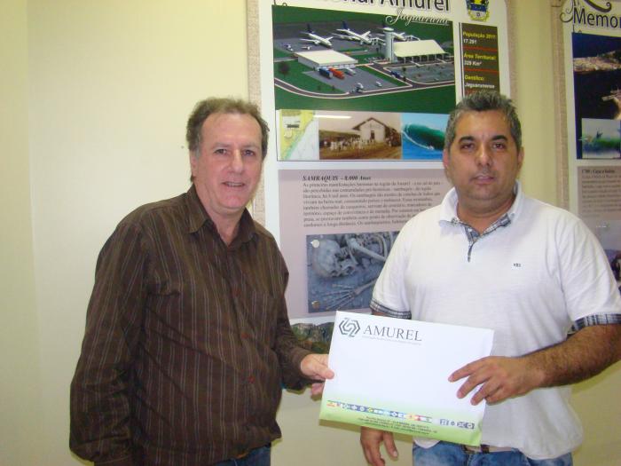 Read more about the article AMUREL entrega projeto de mais uma rua a Jaguaruna