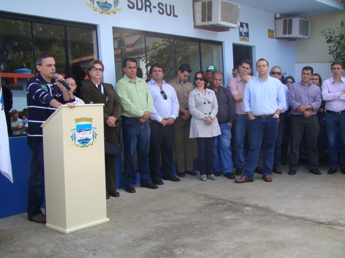 You are currently viewing Prefeito de Imbituba inaugura as sedes das Secretarias Regionais