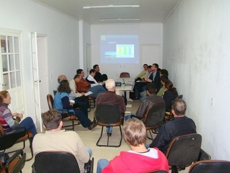 Read more about the article Reunião em Imaruí trata do desenvolvimento regional sustentável