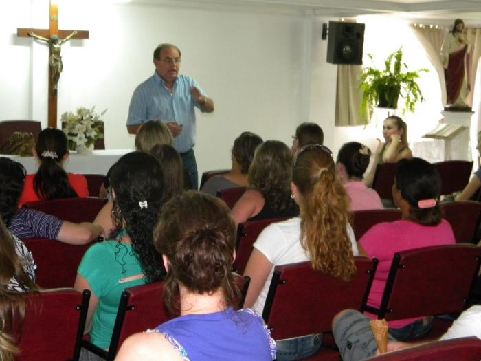 You are currently viewing Em Braço do Norte agentes de saúde aderem à Campanha Nacional contra a Dengue e também vão colaborar na contagem de animais