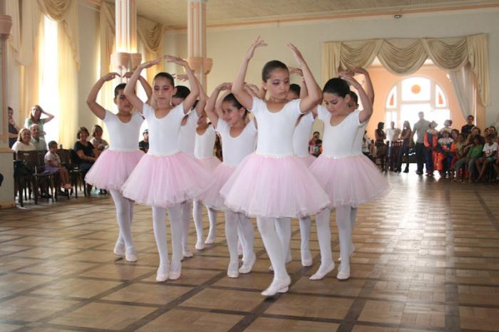 You are currently viewing Balé clássico da escola Renato Ramos vence o 1º Festival de Dança Escolar