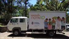 Read more about the article Prefeito entrega caminhão baú para a merenda escolar