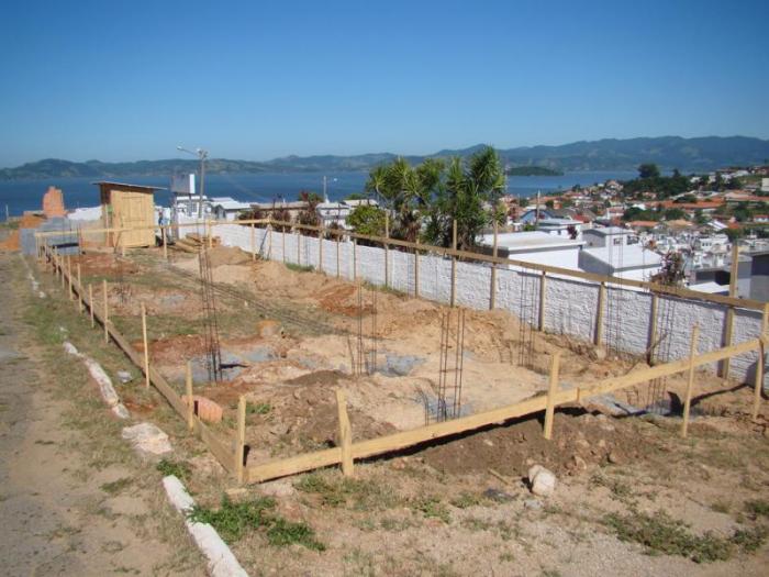 You are currently viewing Imaruí – Iniciam obras da Casa Mortuária do município