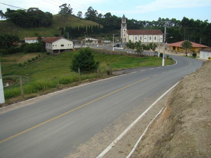 Read more about the article Treze de Maio – Morro das Pedras tem seu asfalto inaugurado