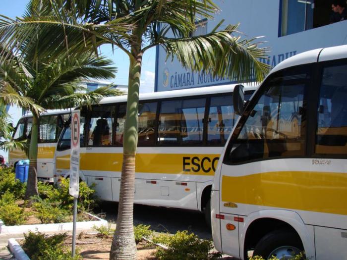 Read more about the article Prefeitura Municipal de Imaruí adquire ônibus escolares