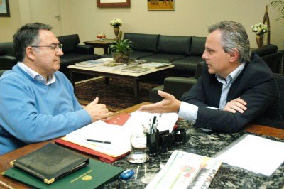 Read more about the article Governador e prefeito Beto debatem temas sobre Imbituba