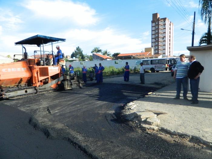 Read more about the article Mais uma rua é asfaltada em Braço do Norte