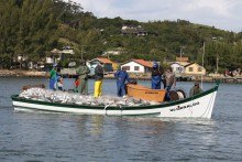 Read more about the article Laguna: Secretaria de Pesca receberá novas máquinas p/auxiliar o pescador e busca parcerias para realizar o inventário biológico da lagoa S.Antônio