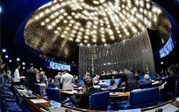 Read more about the article Reforma política: Senado aprova fim das coligações nas eleições proporcionais