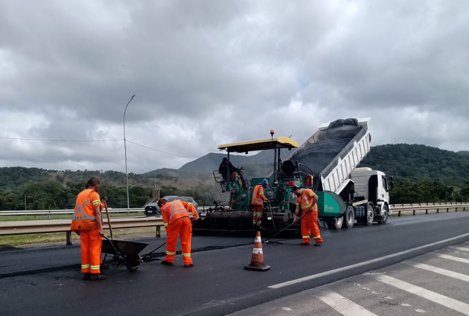 Read more about the article CCR ViaCosteira informa cronograma semanal de obras na BR-101 Sul/SC