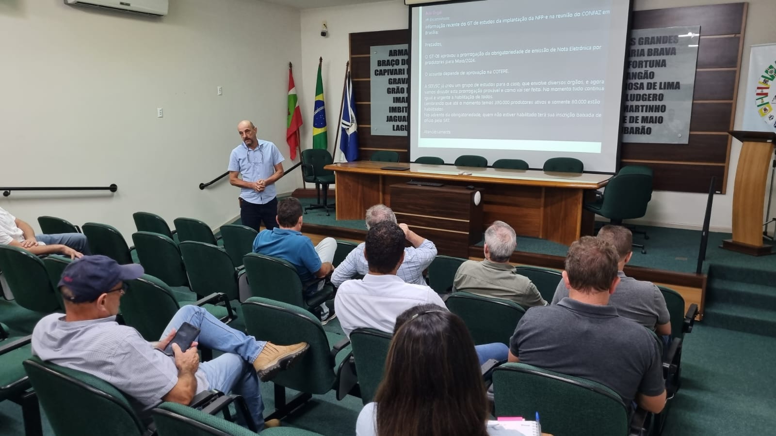 You are currently viewing AMUREL recebe reunião conjunta de colegiados